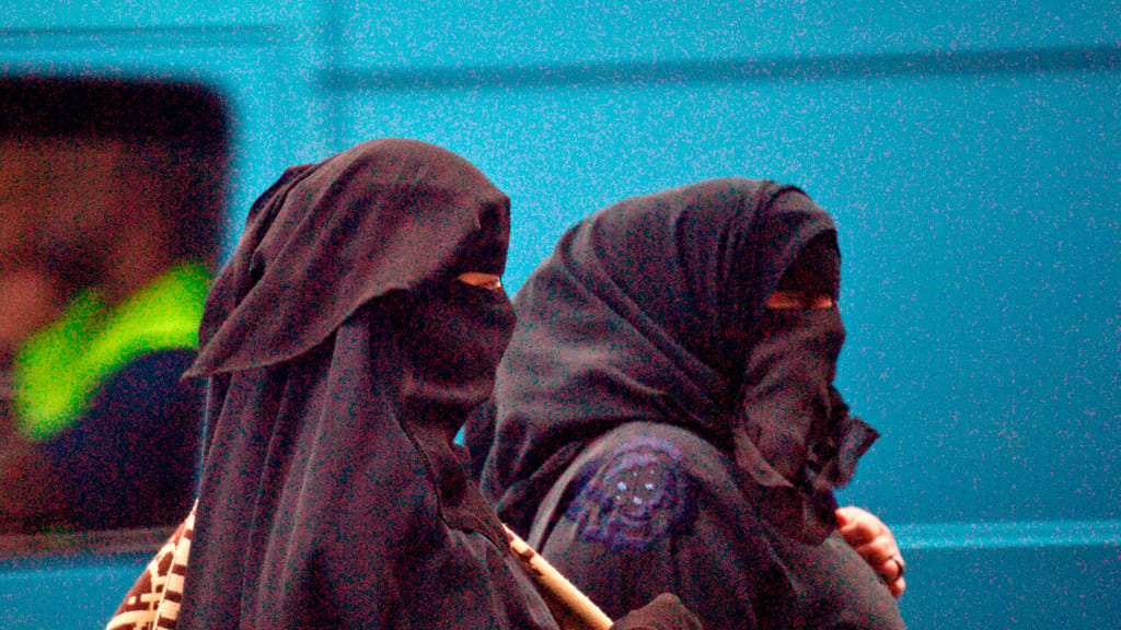 Gilt als „Privatsache“: Taliban-Gesetz erlaubt das Verprügeln von Frauen - politik - exxpress Nachrichten