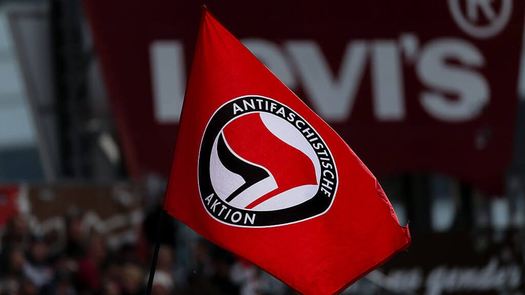 Er wollte Vandalismus verhindern: Antifa geht auf Neunjährigen los - news - exxpress Nachrichten