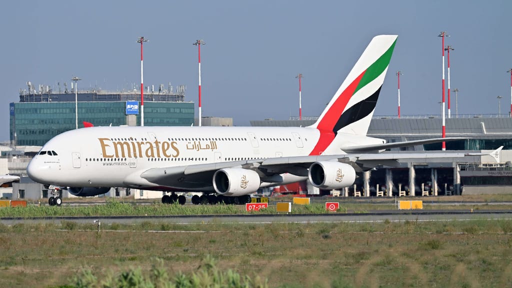 Flughafenchaos in Dubai: Drehkreuz geschlossen – Tausende Touristen stranden - news - exxpress Nachrichten