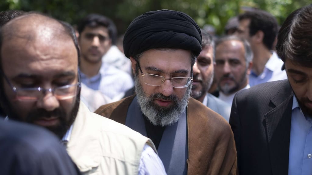 Nach Khameneis Tod: Sohn Mojtaba gilt als Favorit für Irans oberstes Amt - politik - exxpress Nachrichten