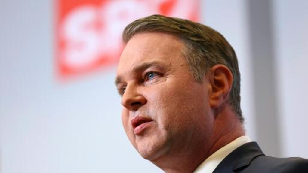 „Babler kommt nicht gut an“: SPÖ vor Bundesparteitag gespalten - politik - exxpress Nachrichten