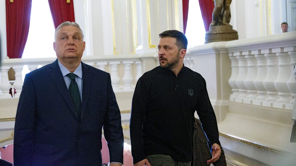 „Adresse weitergeben“: Selenskyj sorgt mit heftiger Drohung gegen Orbán für Eklat - politik - exxpress Nachrichten