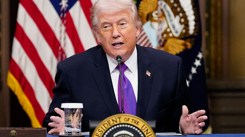 Iran-Konflikt polarisiert: Umfrage zeigt gespaltene Meinung zu Trumps Kurs - politik - exxpress Nachrichten