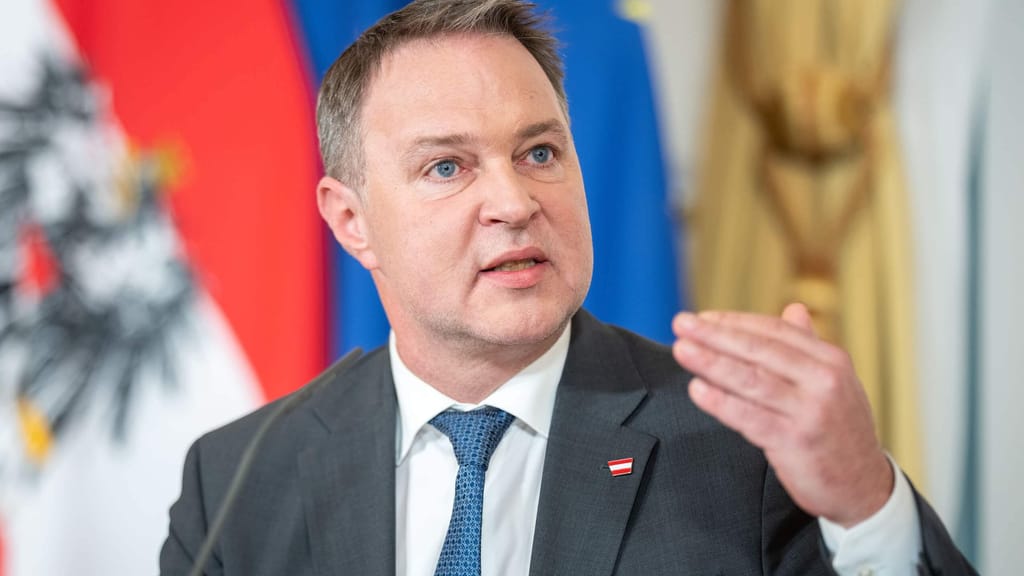 Pass bei Geburt, Strafen für Adelstitel: Diese SPÖ-Anträge sorgen für Wirbel - politik - exxpress Nachrichten