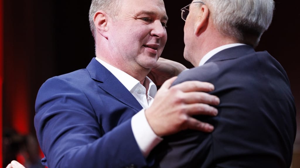 SPÖ-Parteitag: Nur 81,5% für Babler! - politik - exxpress Nachrichten