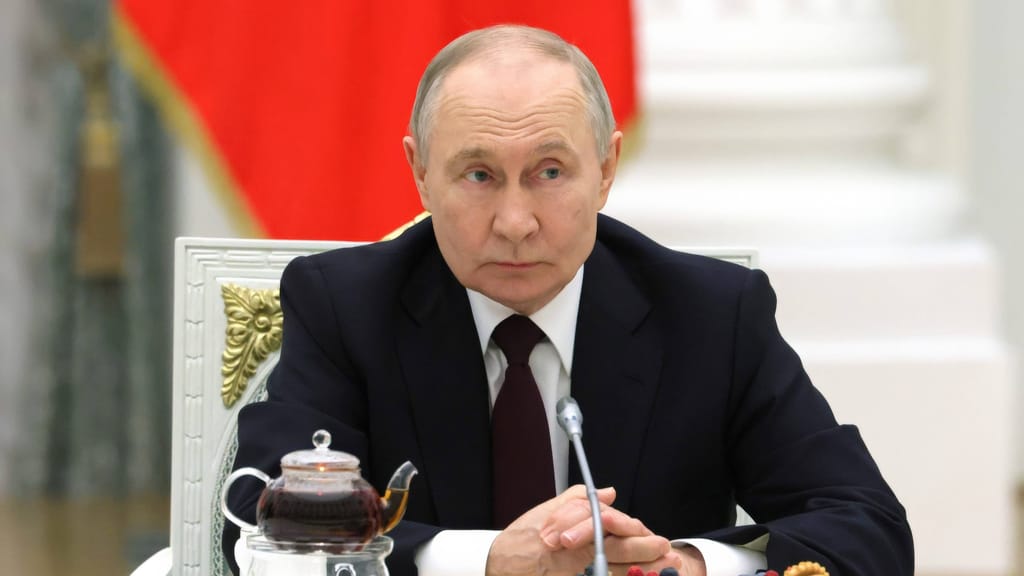 Putin gratuliert Khamenei-Sohn und sichert Iran Unterstützung zu - politik - exxpress Nachrichten
