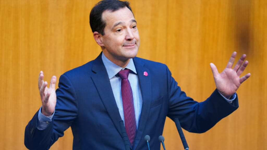 Nun doch: Neos nominieren Loacker überraschend für EU-Posten - politik - exxpress Nachrichten