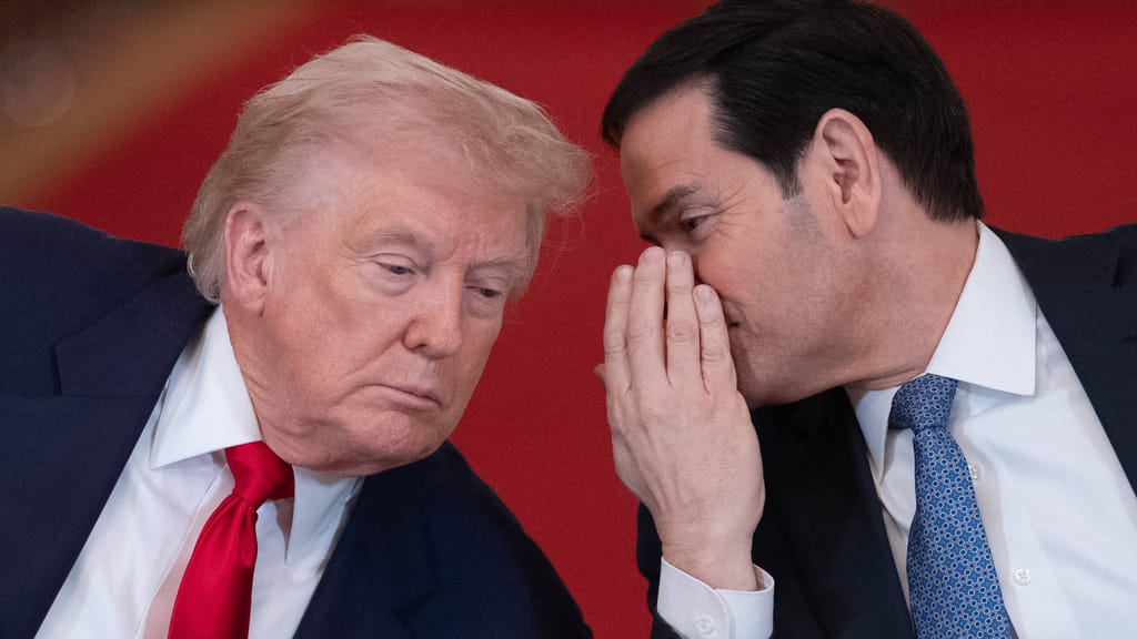 Schuh-Wirbel in Washington: Rubios XXL-Paar sorgt für Lacher im Netz - news - exxpress Nachrichten
