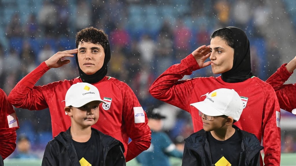 Nach Asyl-Drama in Australien: Drei Iran-Kickerinnen kehren um - news - exxpress Nachrichten