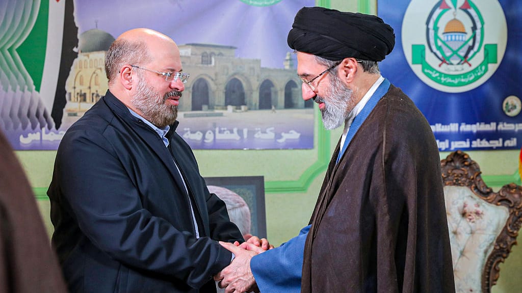 Neuer Ajatollah verschwunden: Irans Führer soll in Moskauer Klinik sein - politik - exxpress Nachrichten