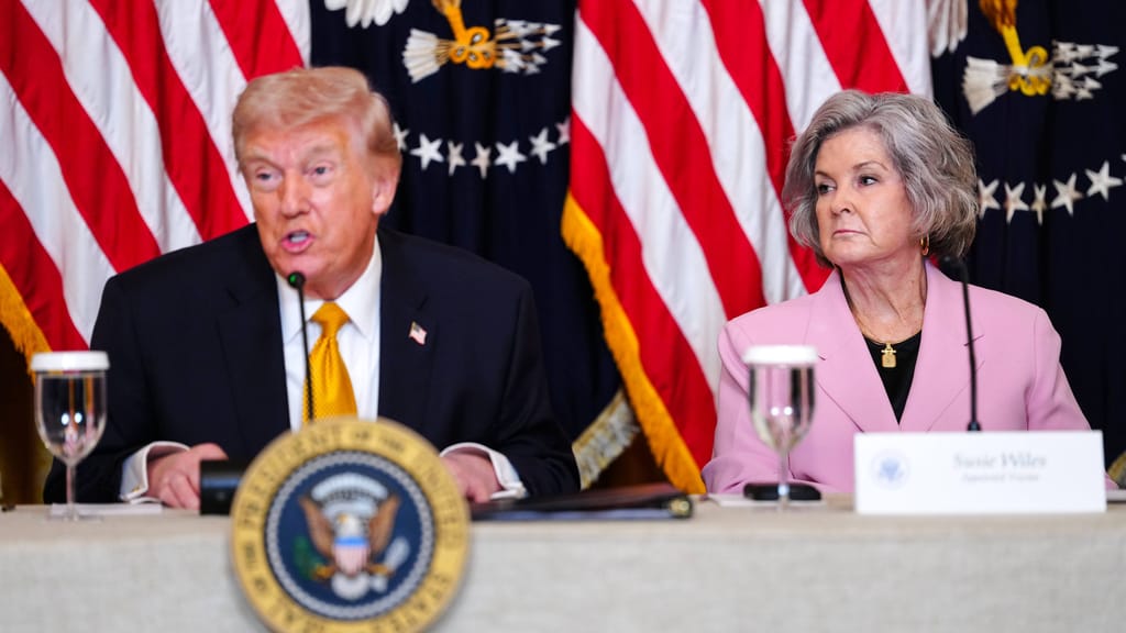 Trotz Krebsdiagnose: Trumps Stabschefin will im Weißen Haus weiterarbeiten - politik - exxpress Nachrichten
