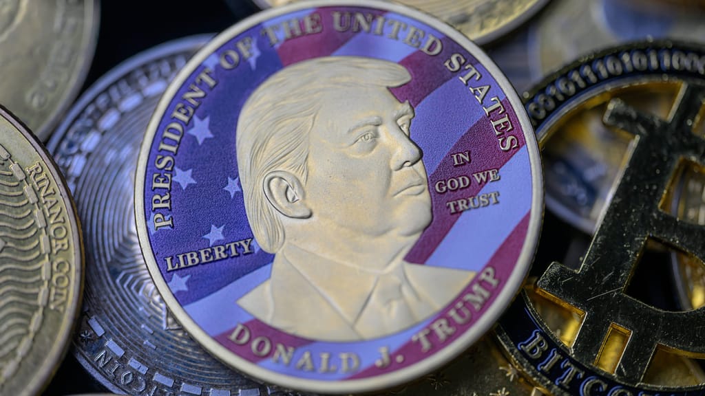 „Je größer, desto besser“: Trump bekommt eigene Goldmünze - politik - exxpress Nachrichten