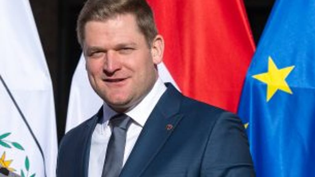 Zoff zwischen NEOS und ÖVP: Bundesrat lässt weiter die Wogen hochgehen - politik - exxpress Nachrichten