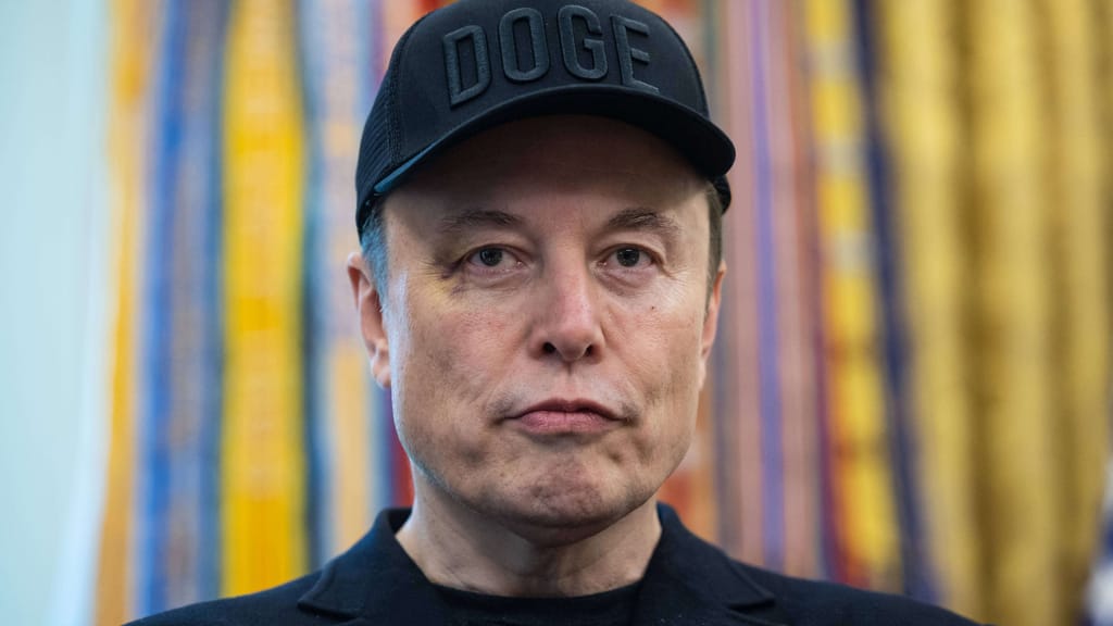 Wegen Shutdown: Elon Musk springt für Flughafen-Personal ein - news - exxpress Nachrichten