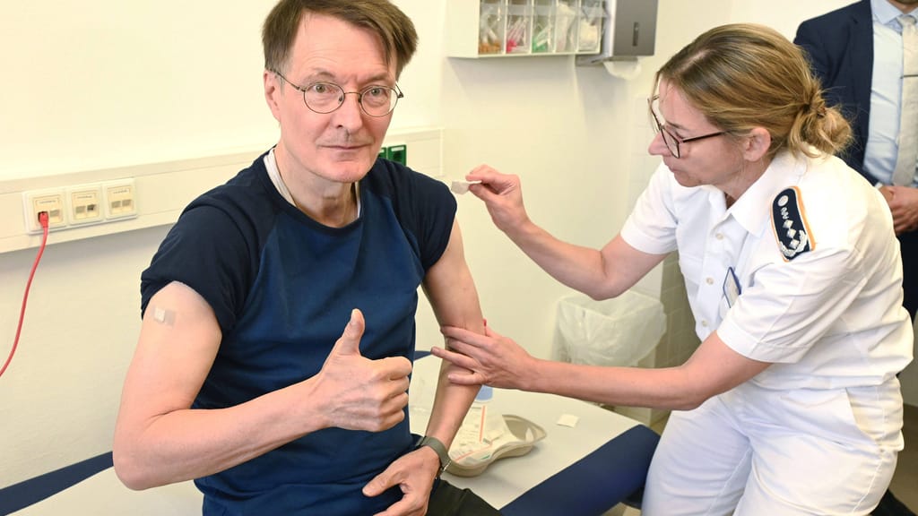 Jetzt öffentlich: Lauterbachs Corona-Politik und ihre ungelösten Widersprüche - politik - exxpress Nachrichten
