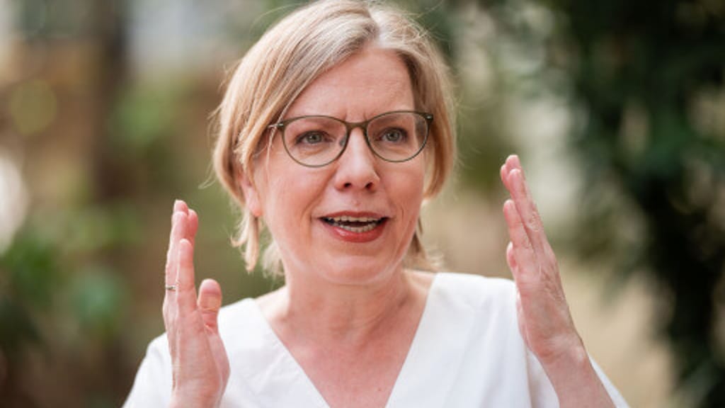 Windrad-Zwang: Gewessler fordert härtere Sanktionen für Länder - politik - exxpress Nachrichten