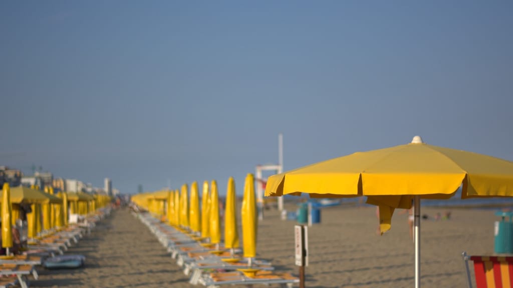 Sturm fraß Lignanos Strand: Jetzt läuft die große Sand-Rettung - news - exxpress Nachrichten