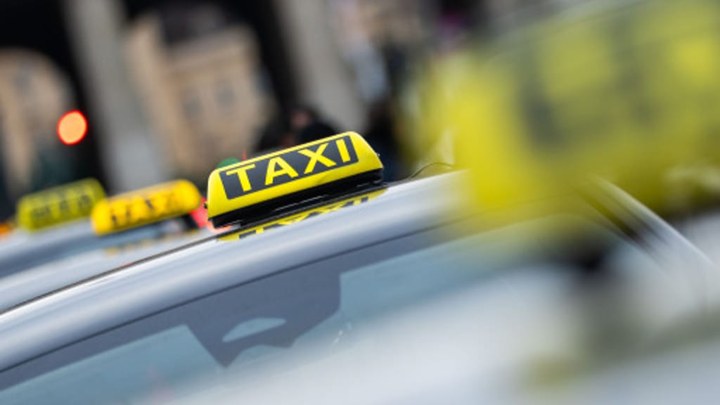 Eskalation in Favoriten: Taxifahrer und Polizisten nach Angriff verletzt - news - exxpress Nachrichten