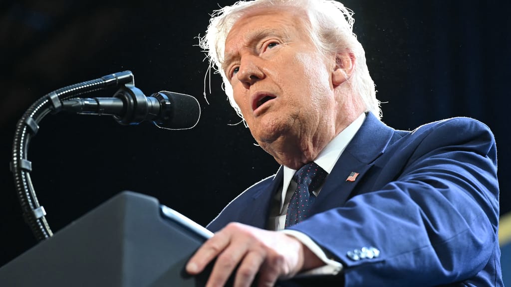 „Geht über Überlegung hinaus“: Trump droht mit NATO-Bruch - politik - exxpress Nachrichten