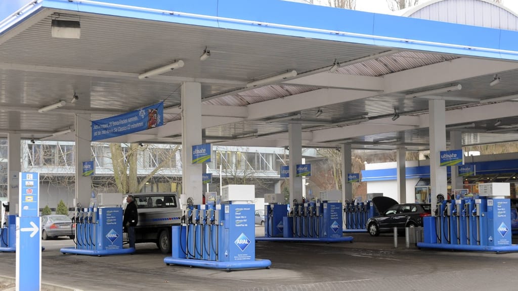 Tankstellen-Überfall zu Ostern: Täter flüchtet ohne Beute - news - exxpress Nachrichten