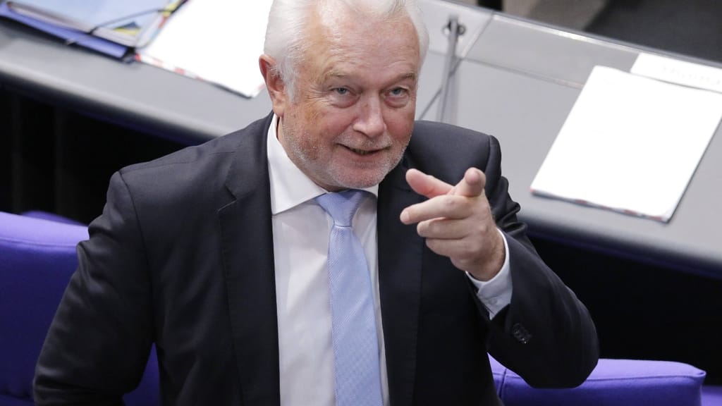 „Ich kandidiere“: Kubicki greift nach FDP-Spitze - politik - exxpress Nachrichten