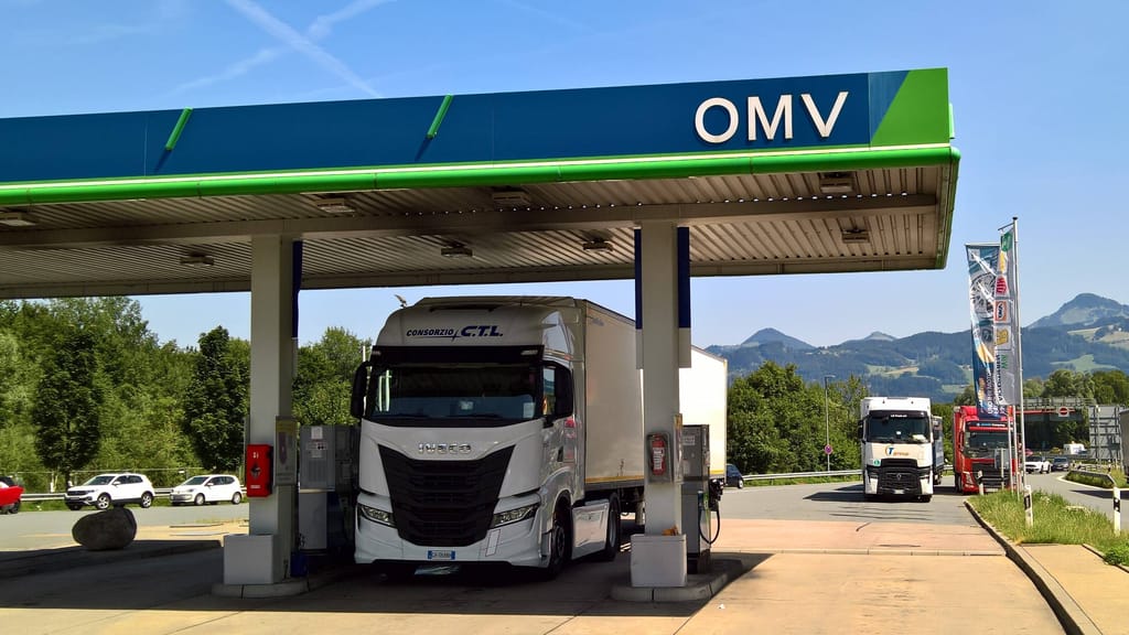 Zoff um Spritpreisbremse: OMV kürzt geplante Entlastung - politik - exxpress Nachrichten
