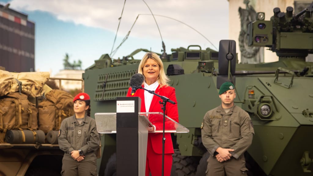 Frauen zum Heer? Umfrage zeigt überraschendes Ergebnis - politik - exxpress Nachrichten