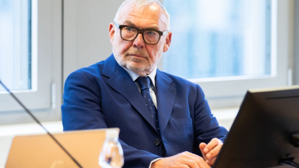 Hausdurchsuchung bei Ex-Kanzler! WKStA ermittelt im Signa-Skandal - economy - exxpress Nachrichten