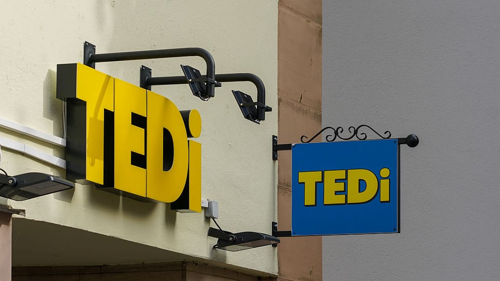 Sex-Skandal bei Tedi! Werbung bei Kinderprodukten sorgt für Eklat - news - exxpress Nachrichten