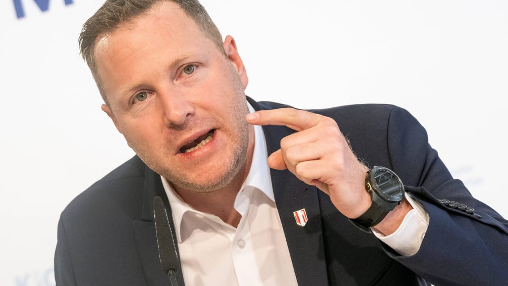 „Parteipolitik pur!“ FPÖ rechnet mit ZARA-Förderung ab - politik - exxpress Nachrichten