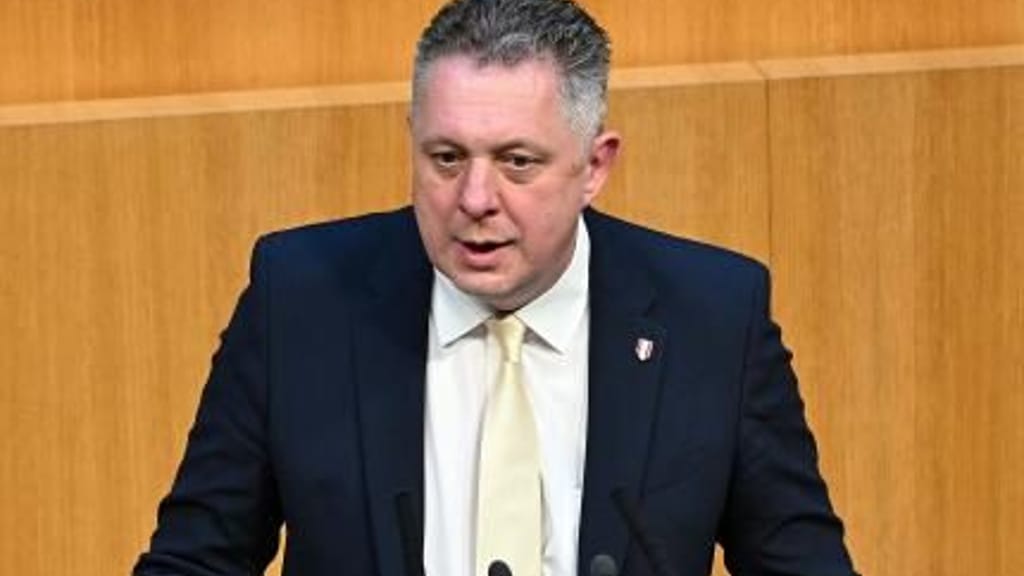 Mit FPÖ-Rückenwind: Pensionisten fordern volle Inflationsanpassung - politik - exxpress Nachrichten