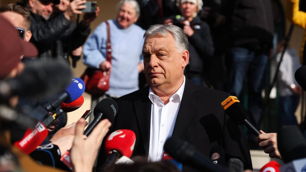 Nach Wahl-Niederlage: Ungarns Ex-Premier Orbán legt Mandat nieder - politik - exxpress Nachrichten