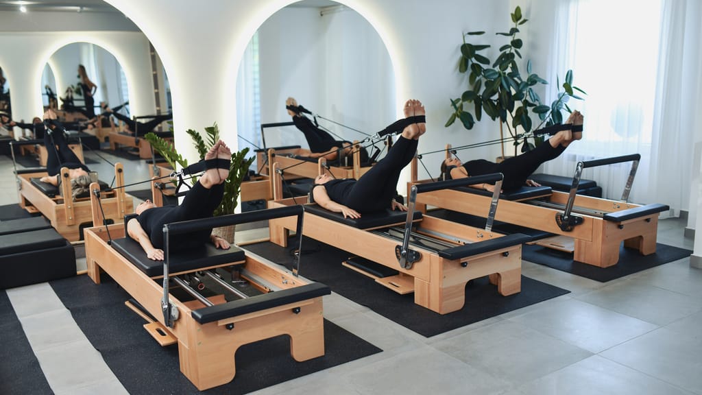 Pilates plötzlich rechts und rassistisch? Absurde Debatte um Trend-Sport - politik - exxpress Nachrichten
