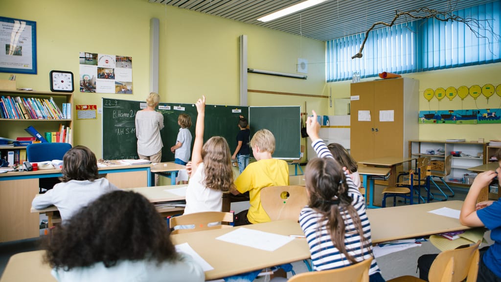 Drei Minuten zuhören? Für viele Volksschüler schon zu viel - politik - exxpress Nachrichten