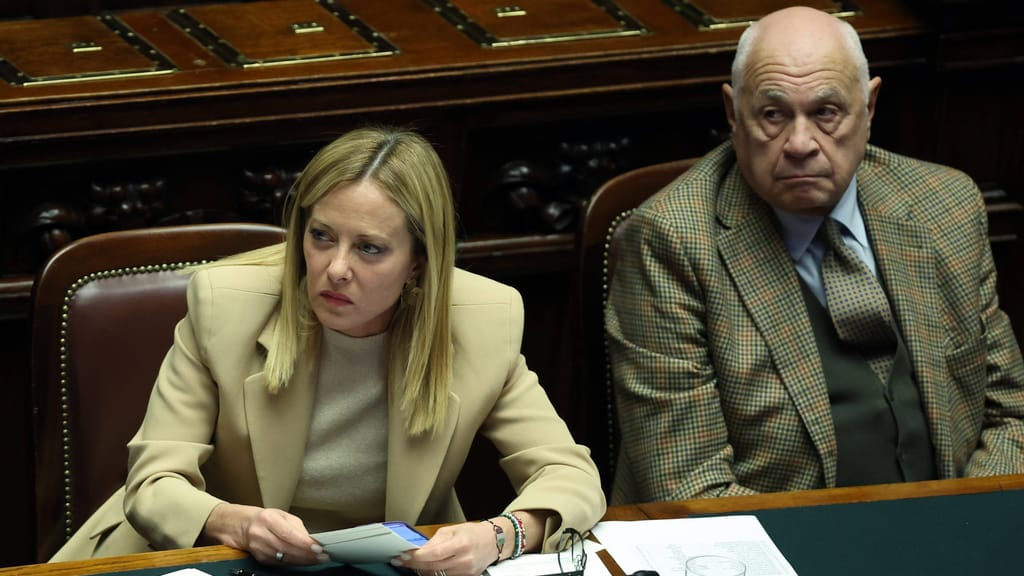 Begnadigung unter Verdacht: Meloni stärkt Justizminister den Rücken - politik - exxpress Nachrichten