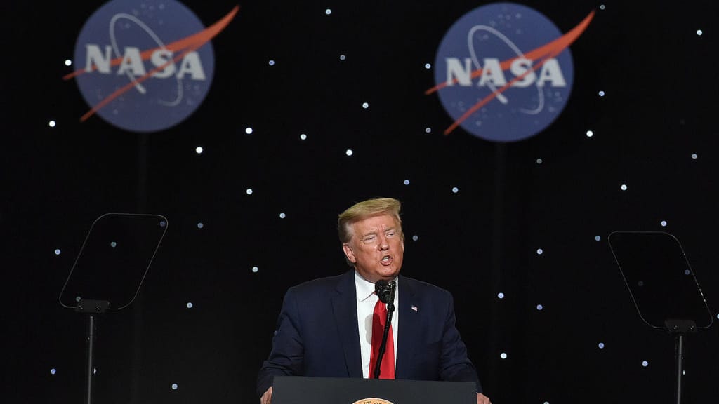 Nächstes Ziel Mars: Trump präsentiert Pläne für Weltraum - news - exxpress Nachrichten