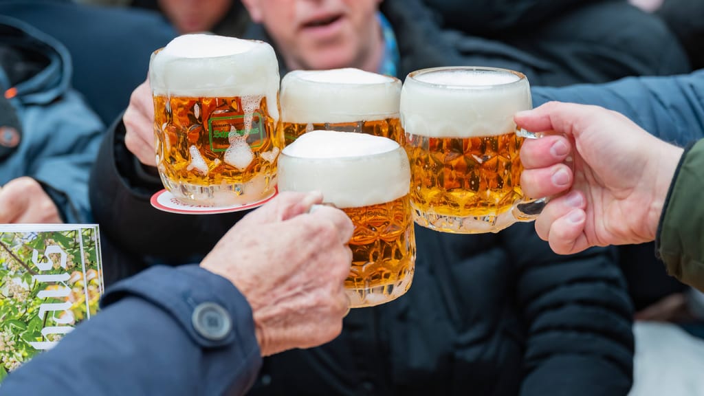 Bier im freien Fall: Österreicher trinken deutlich weniger - economy - exxpress Nachrichten