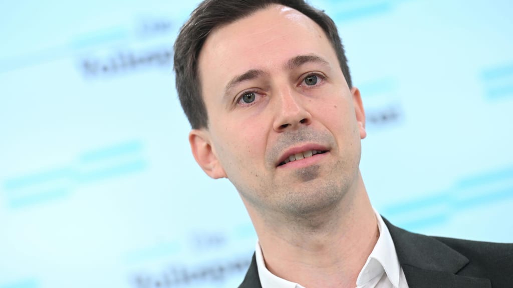 „Keine neuen Steuern?“ ÖVP-General Marchetti sieht alle Versprechen gehalten - politik - exxpress Nachrichten