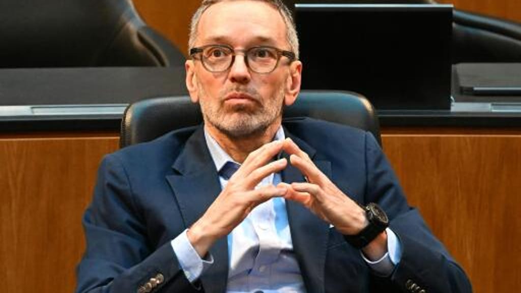 Mysteriöse Anti-Kickl-Plakate in Wien: ÖVP steckt dahinter - politik - exxpress Nachrichten