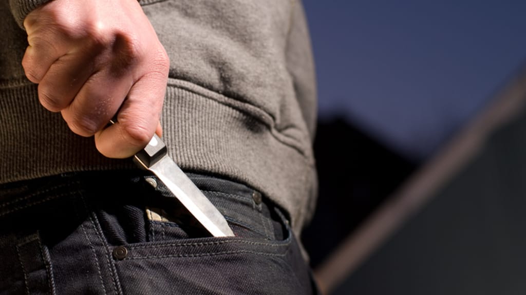 Eigene Kinder stoppen Horror-Tat: Vater sticht auf Mutter ein - news - exxpress Nachrichten