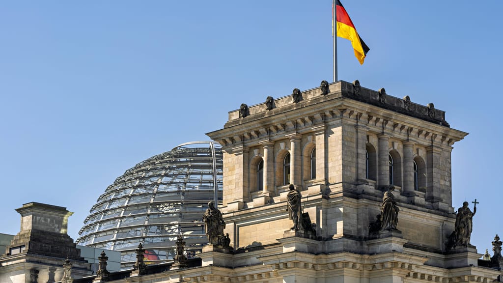 Reichstag ohne Regenbogenflagge: Deutsche Bundestagspräsidentin bleibt hart - politik - exxpress Nachrichten