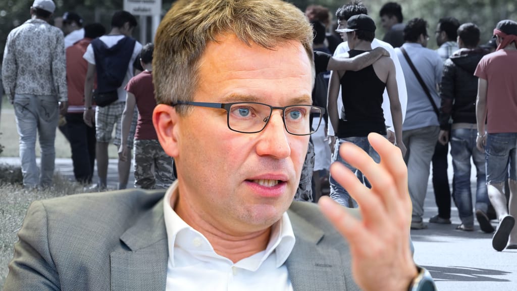 Ab nach Wien! AMS-Chef: Bundesländer froh über Flüchtlings-Zug in die Hauptstadt - politik - exxpress Nachrichten