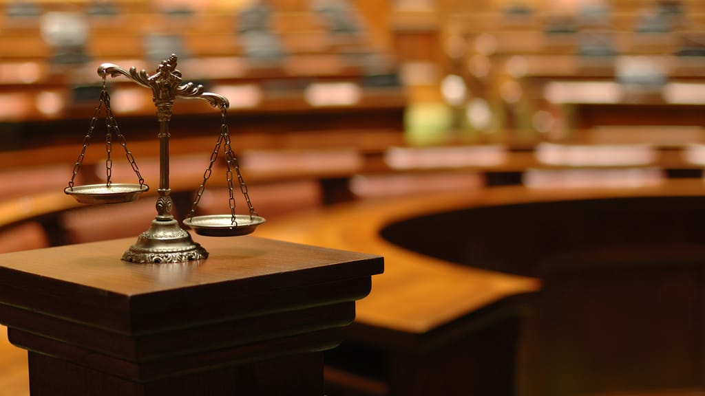 Einbrecher erschossen: 66-Jähriger Hausbesitzer wegen Mordes vor Gericht - news - exxpress Nachrichten