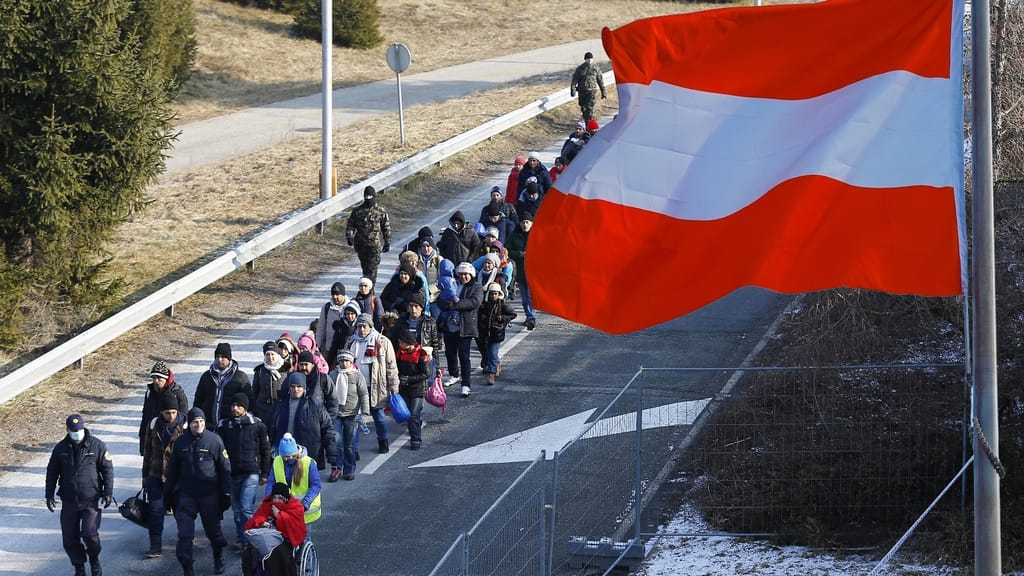 Einbürgerungen explodieren: Syrer jetzt klar auf Platz 1 - politik - exxpress Nachrichten