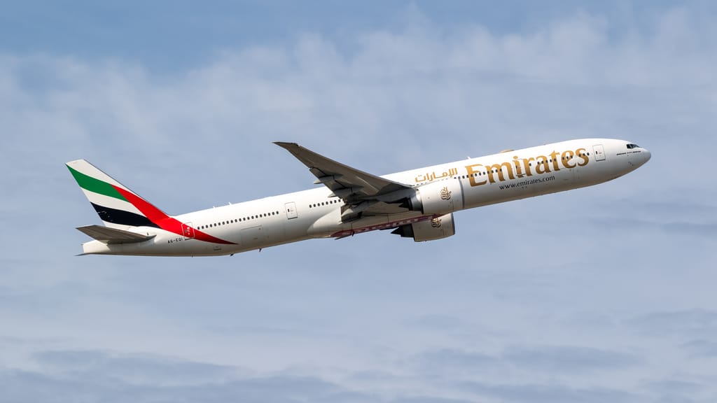 Penis statt Waffe: Ingenieur befriedigt sich in Flugzeug - news - exxpress Nachrichten