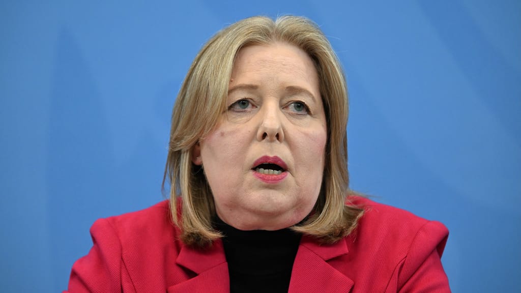 „Niemand wandert in unsere Sozialsysteme ein“: SPD-Ministerin wird zur Lachnummer - politik - exxpress Nachrichten