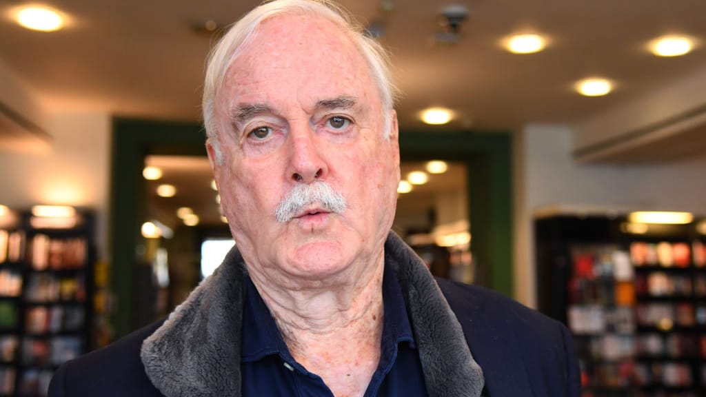 John Cleese teilt Predigt-Clip: „Sie jagen nur noch nach Kopftüchern" - news - exxpress Nachrichten