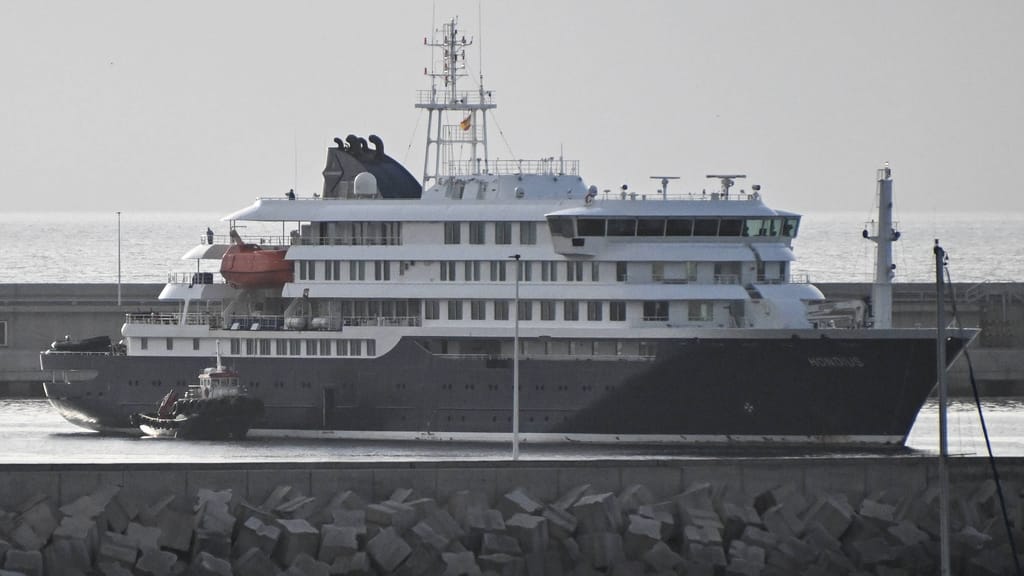 Drei Tote, acht Infizierte: Letzte Evakuierungen vom Hantavirus-Schiff - news - exxpress Nachrichten