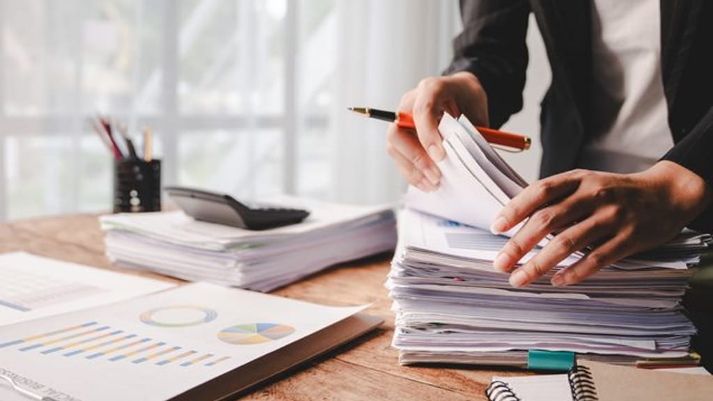 Formular-Flut statt Fortschritt: So stark leidet Österreich unter Bürokratie - economy - exxpress Nachrichten