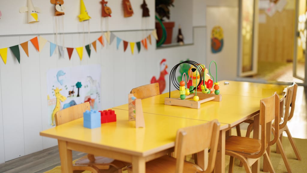 Skandal in NÖ: Pädagoge soll Kinder wie Hunde behandelt haben - news - exxpress Nachrichten